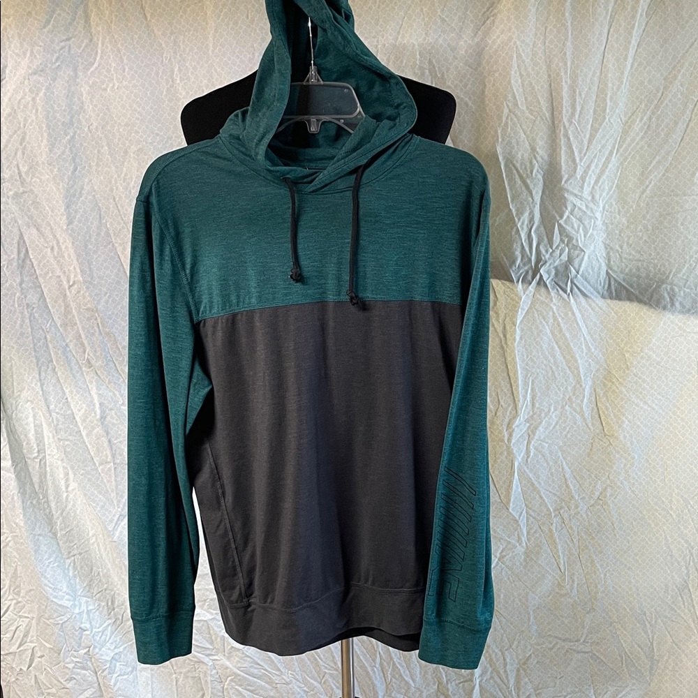 American Eagle Outfitters Green and Black light weight Hoodie